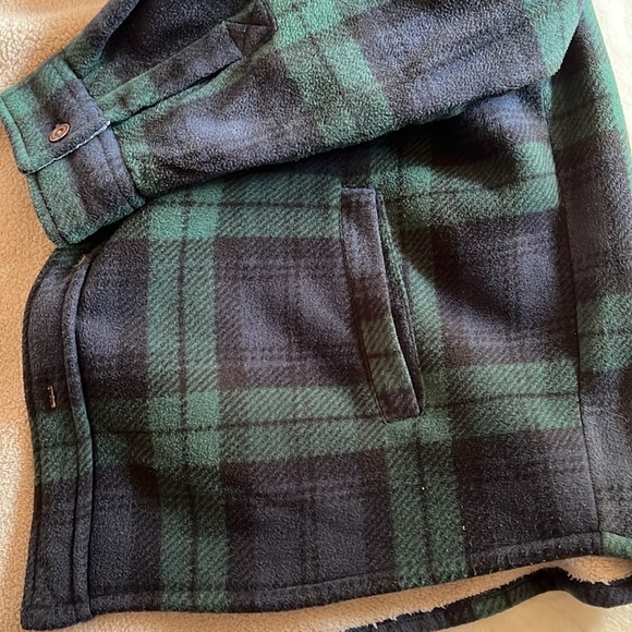 Mens XL Shacket. Excellent condition- sherpa lined green/blue /black plaid. - Picture 5 of 5